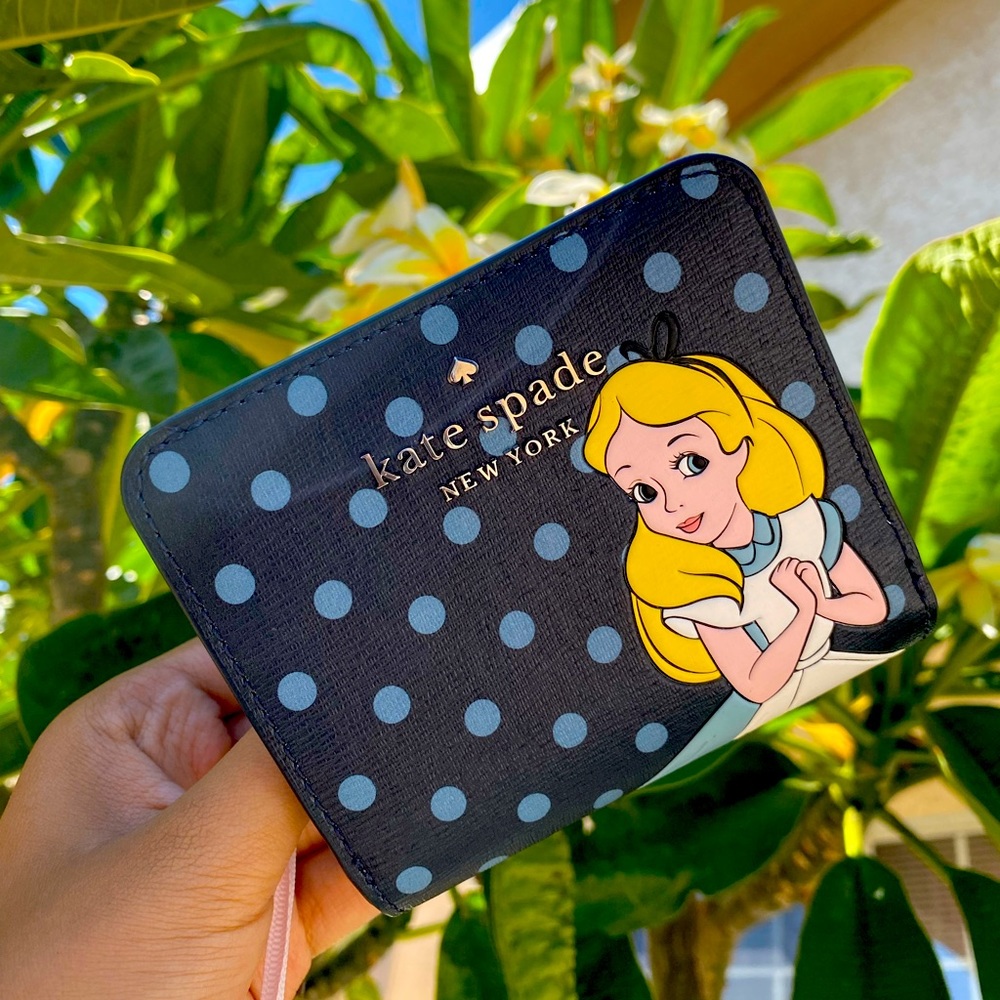 KATE SPADE NWT BLUE DISNEY X KSNY ALICE IN WONDERLAND BIFOLD WALLET NWT